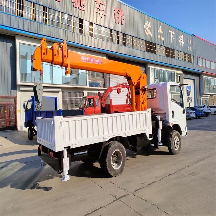 复兴区三轮随车吊定制 农用改装机自备吊中瑞长期出售